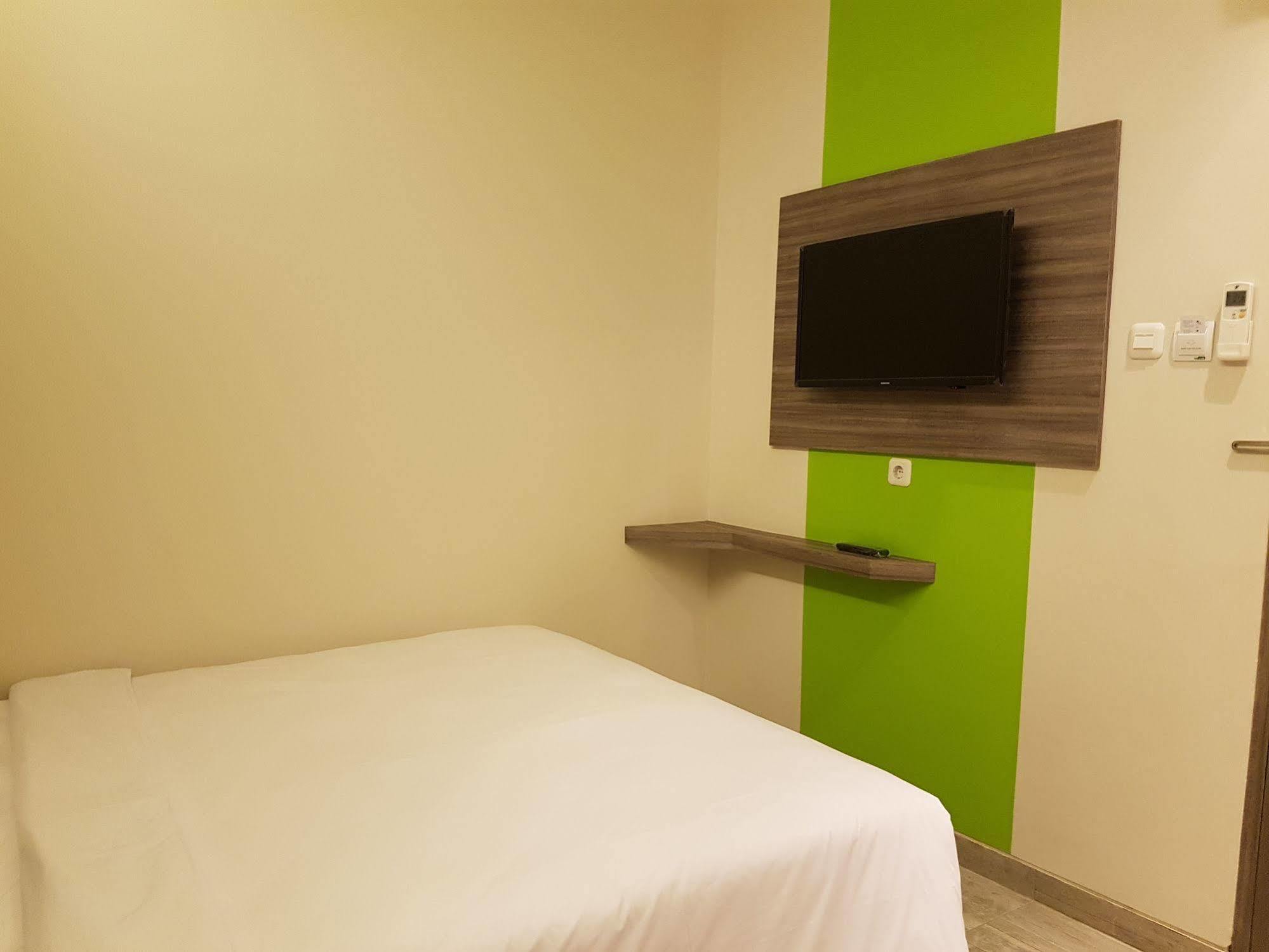 Bold Hotel Jakarta Exterior foto
